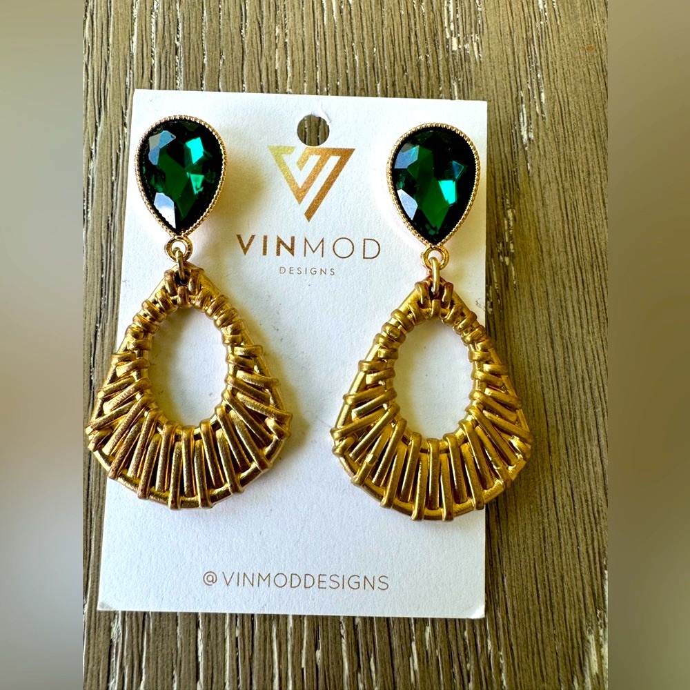 Gorgeous VINMOD Designs Emerald Green Crystal Gold one of a kind Earrings